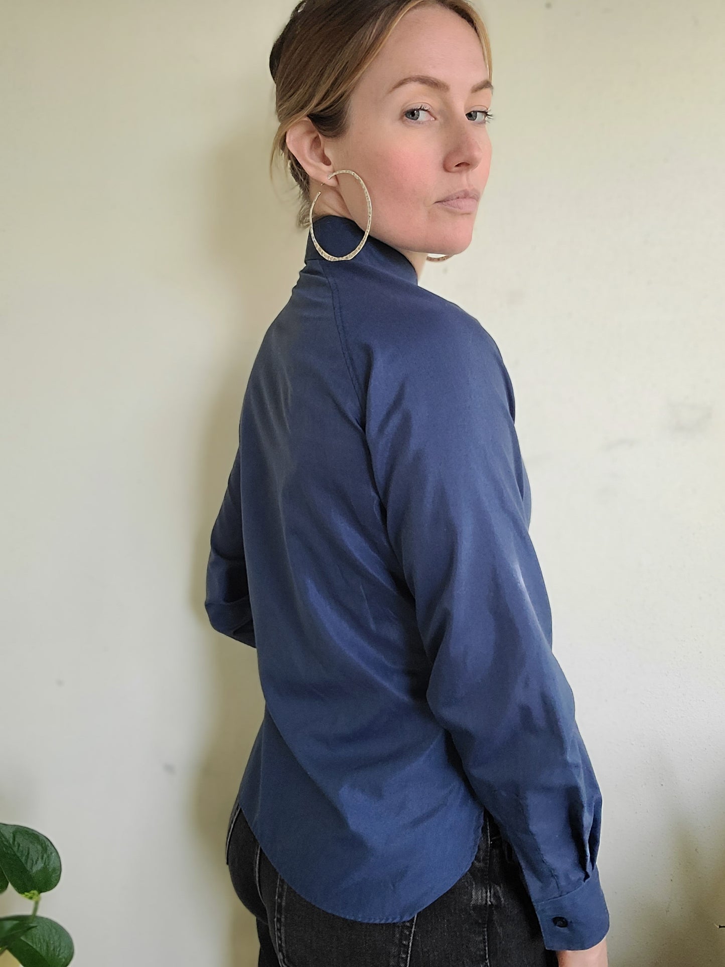 The Sam Vintage Dagger Collar Button Down M