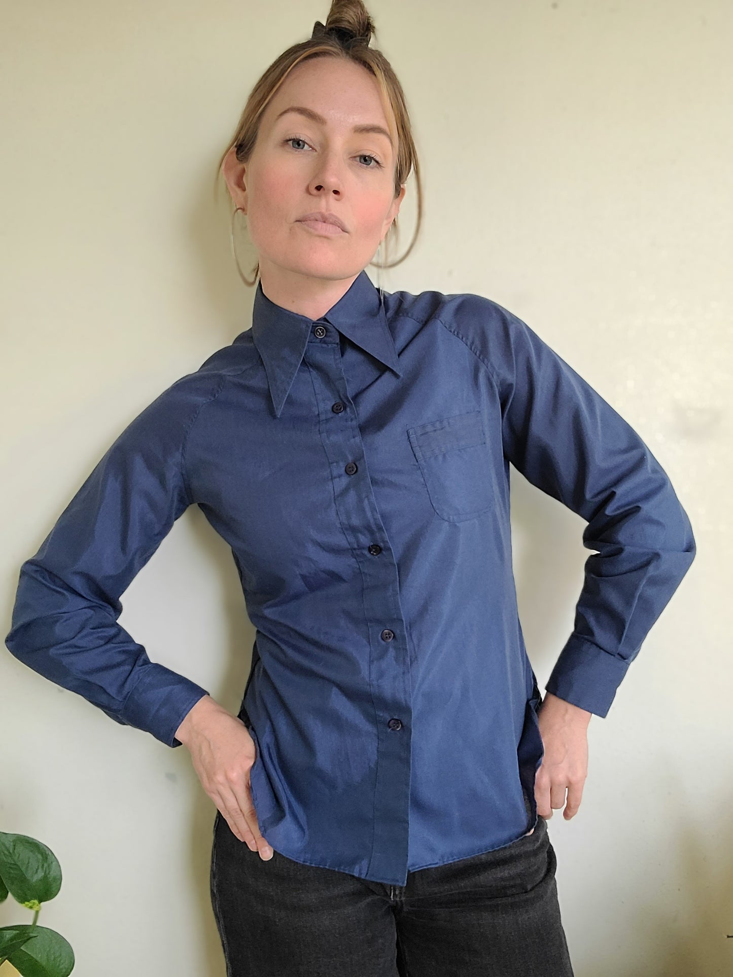 The Sam Vintage Dagger Collar Button Down M