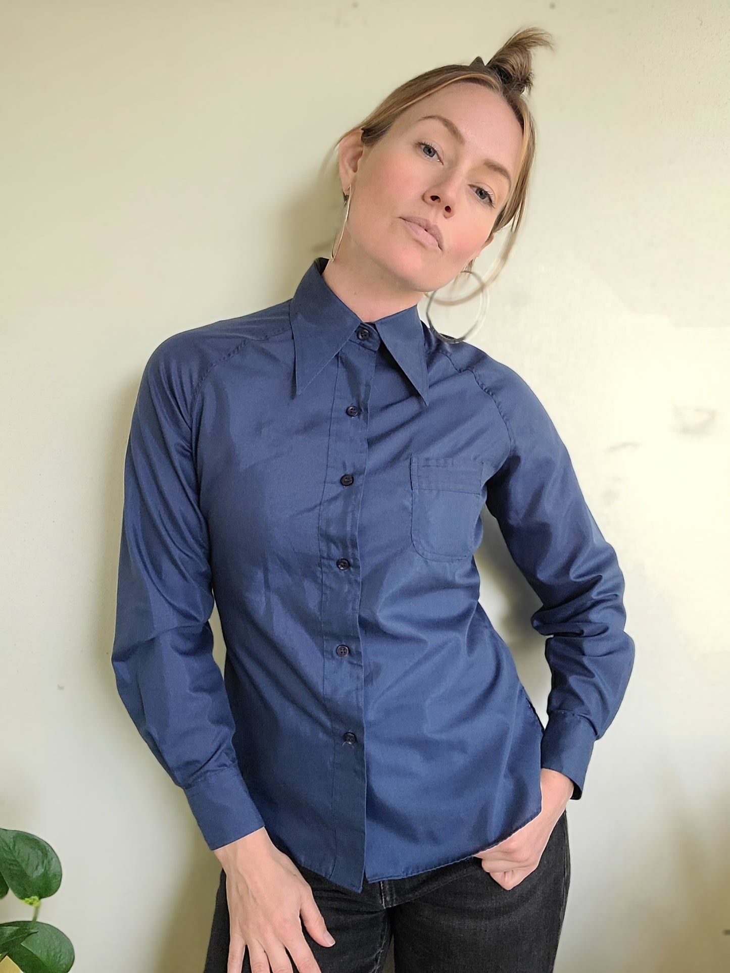 The Sam Vintage Dagger Collar Button Down M