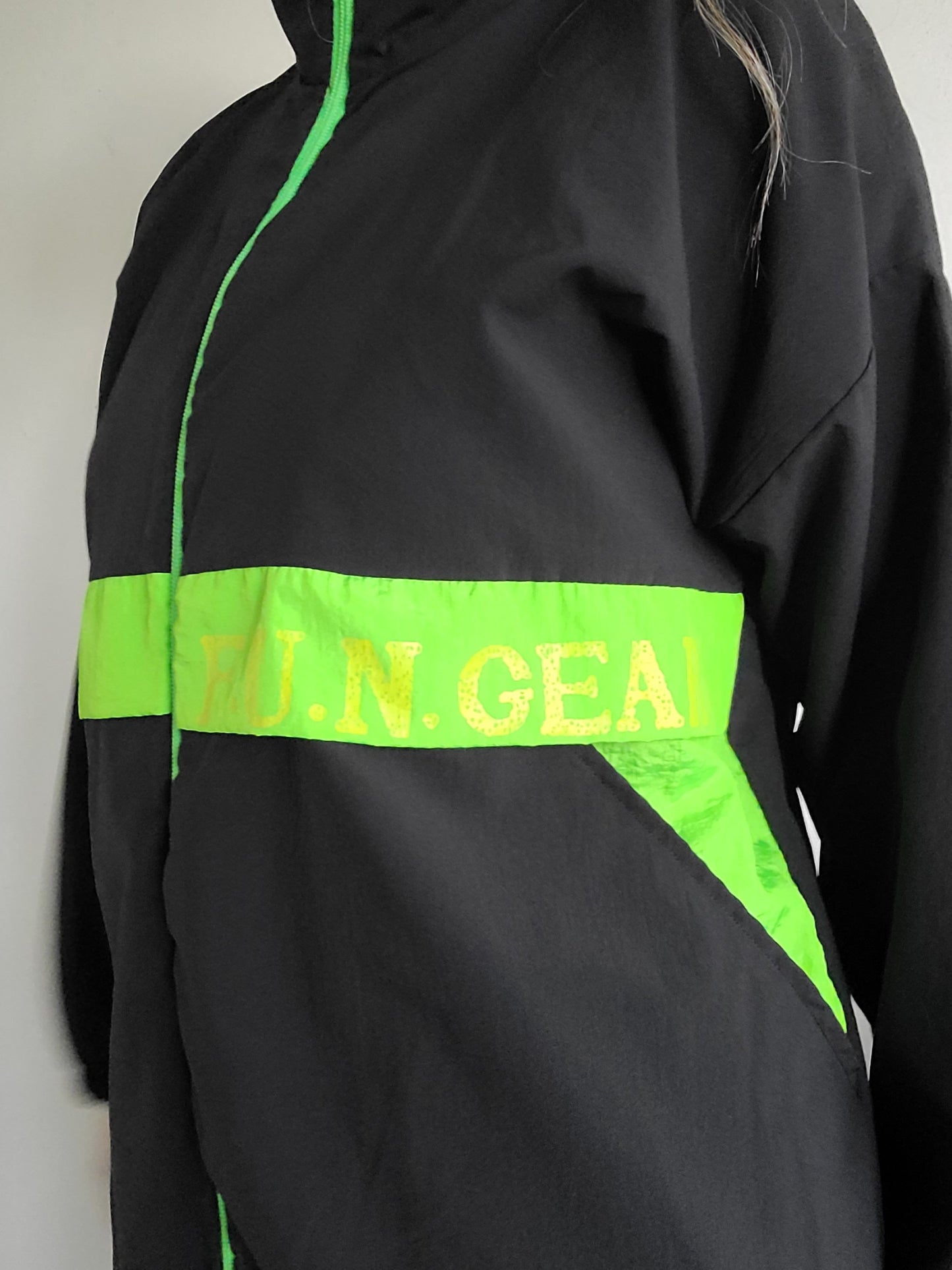 F.U.N. Gear Vintage 90s Windbreaker M-L