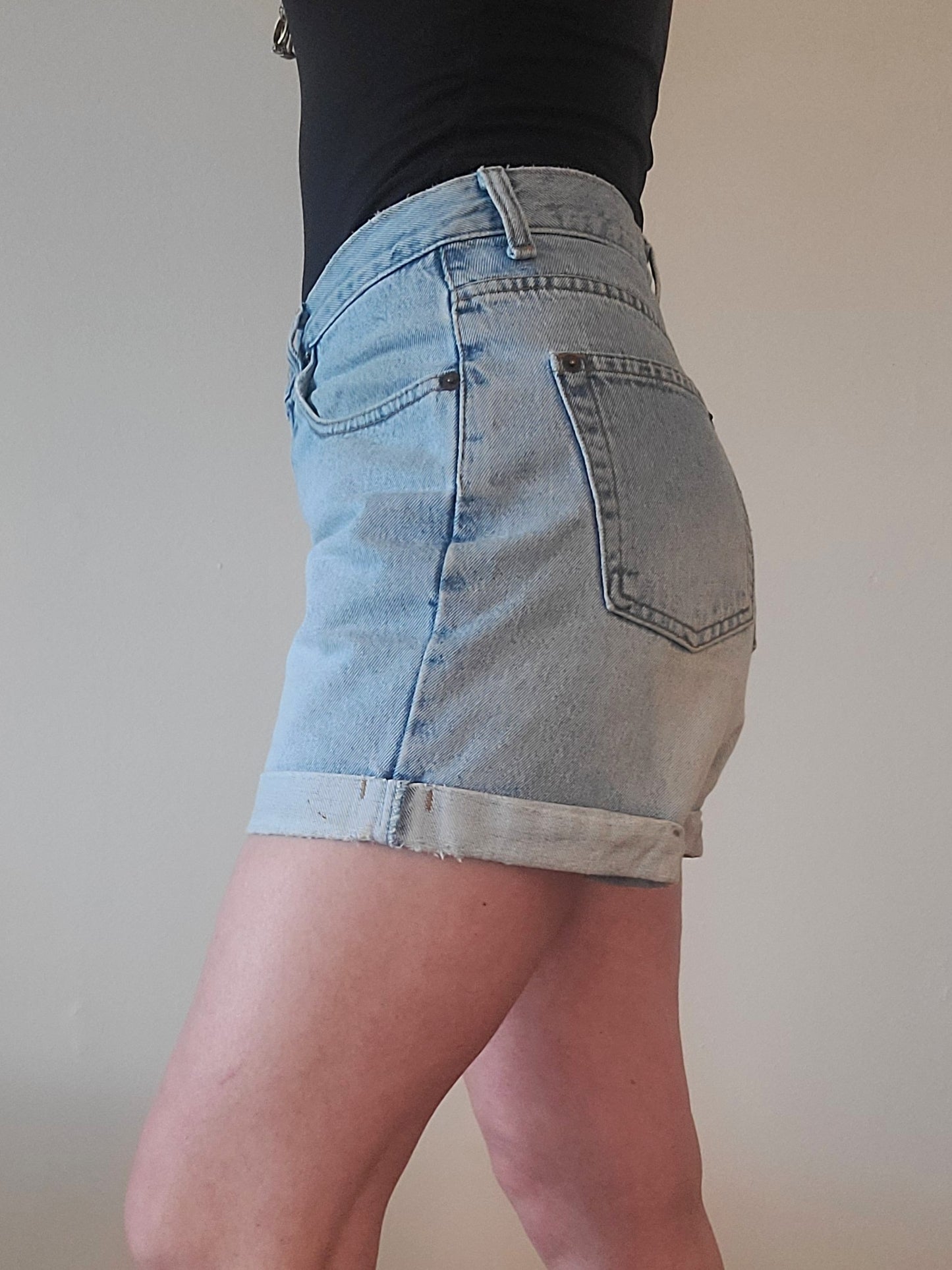 The Vintage 90s Lightwash Made In Canada GAP Denim Shorts 8