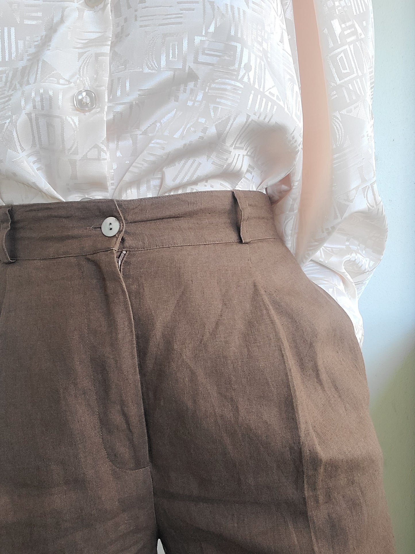 The Summer Scholar Lined Linen Shorts XS-S