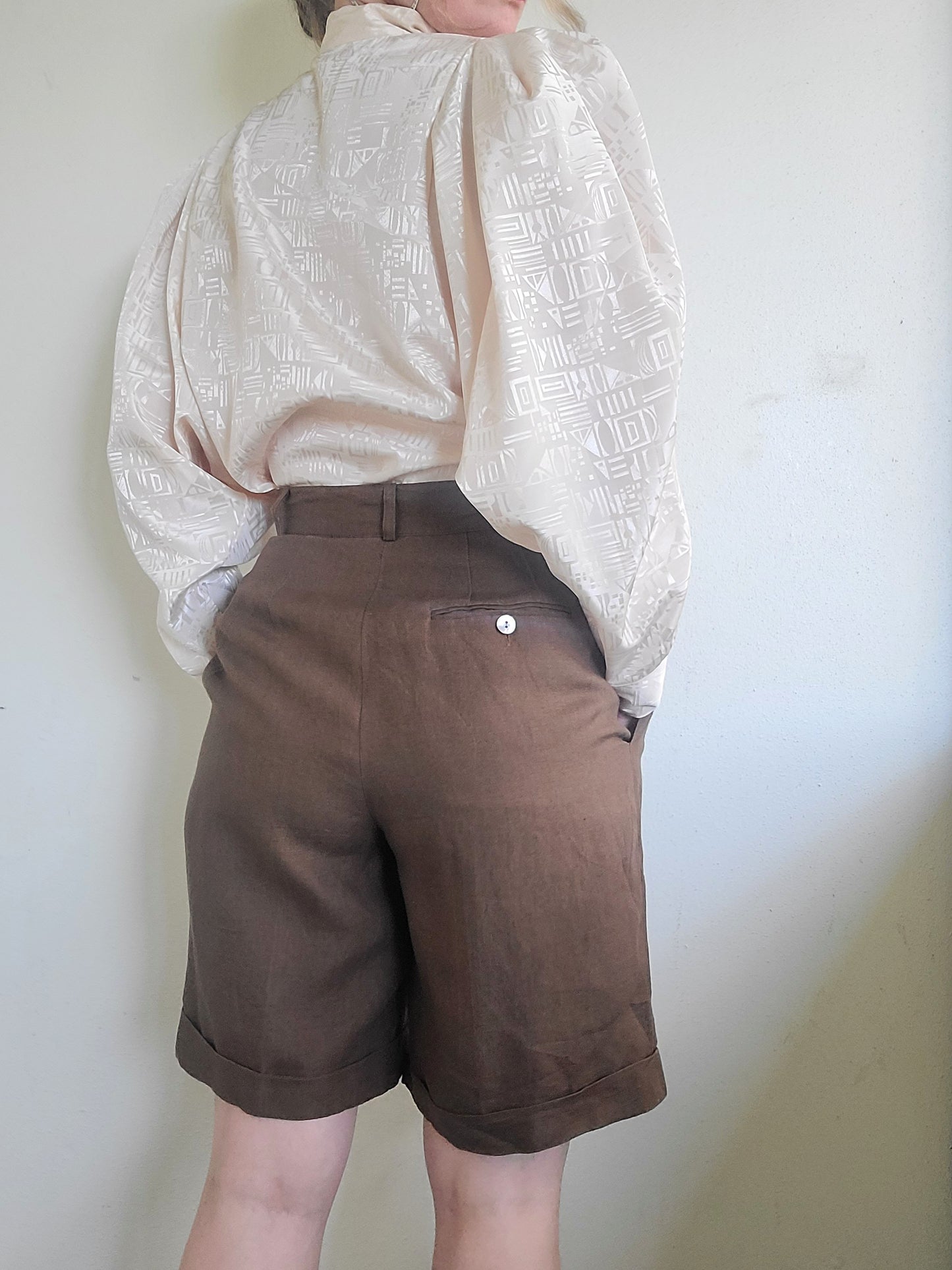 The Summer Scholar Lined Linen Shorts XS-S