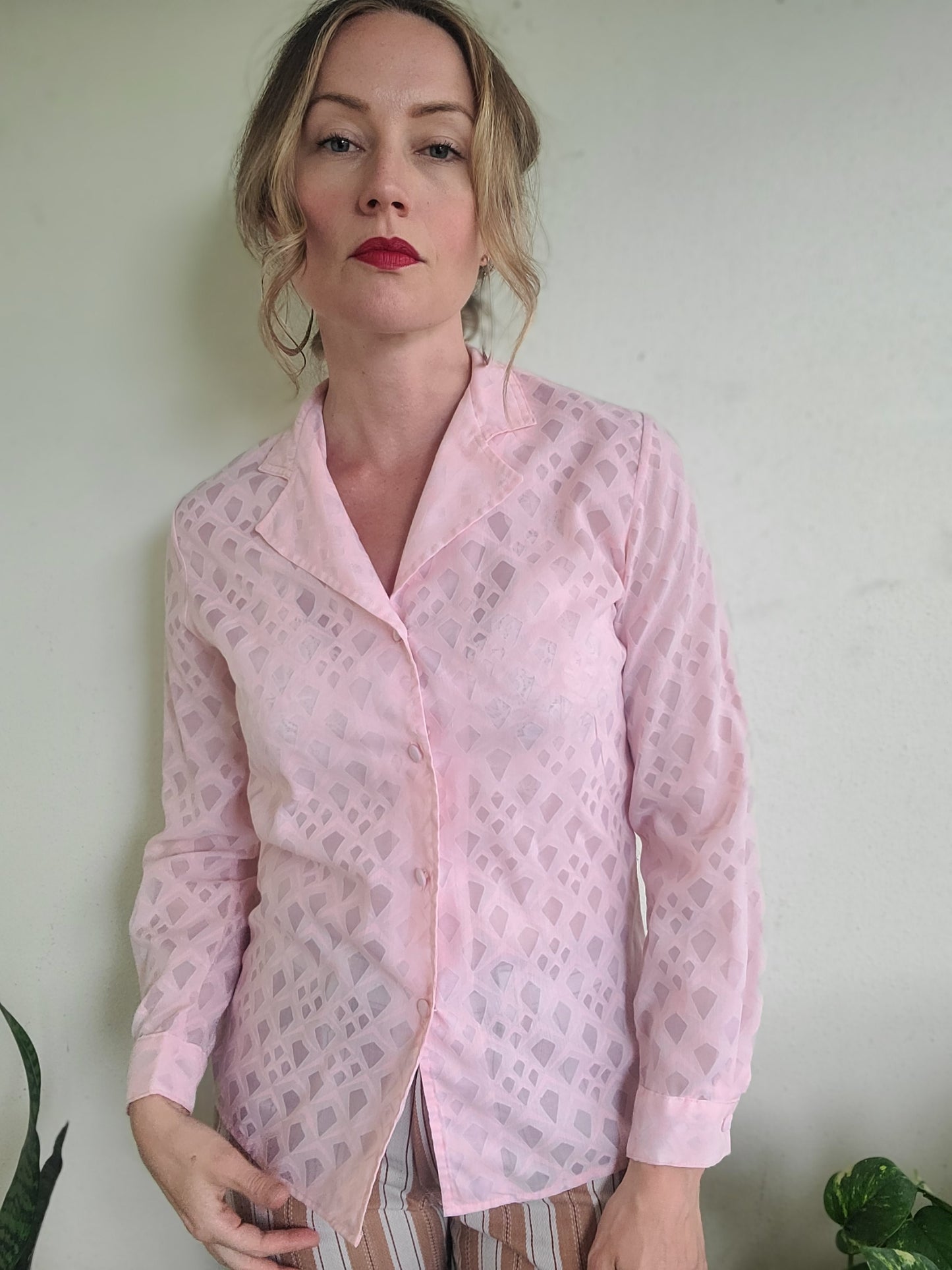 The Carnation Sheer Handmade 60s Button Down S