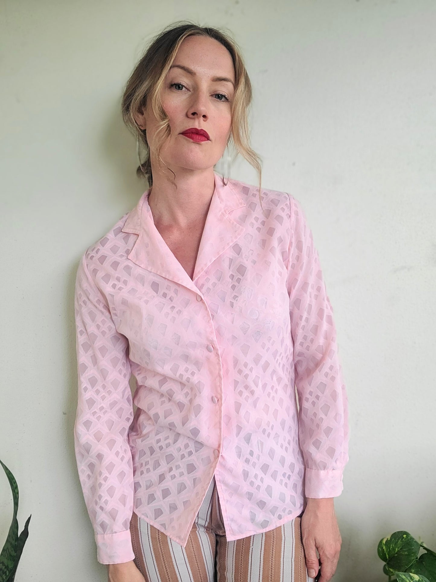 The Carnation Sheer Handmade 60s Button Down S