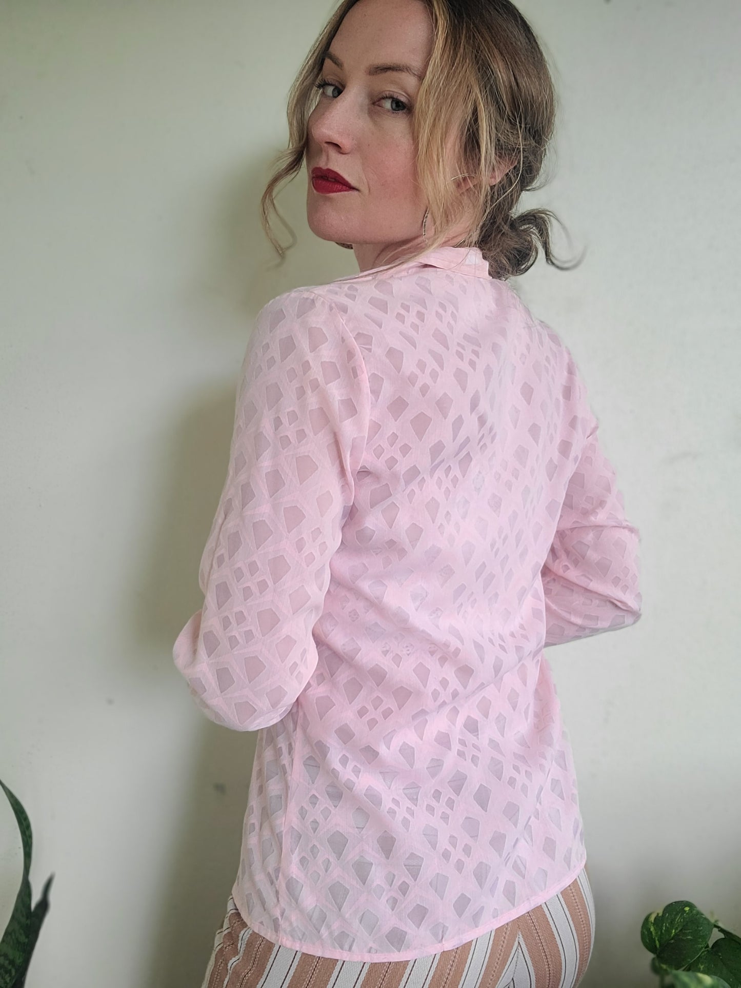 The Carnation Sheer Handmade 60s Button Down S