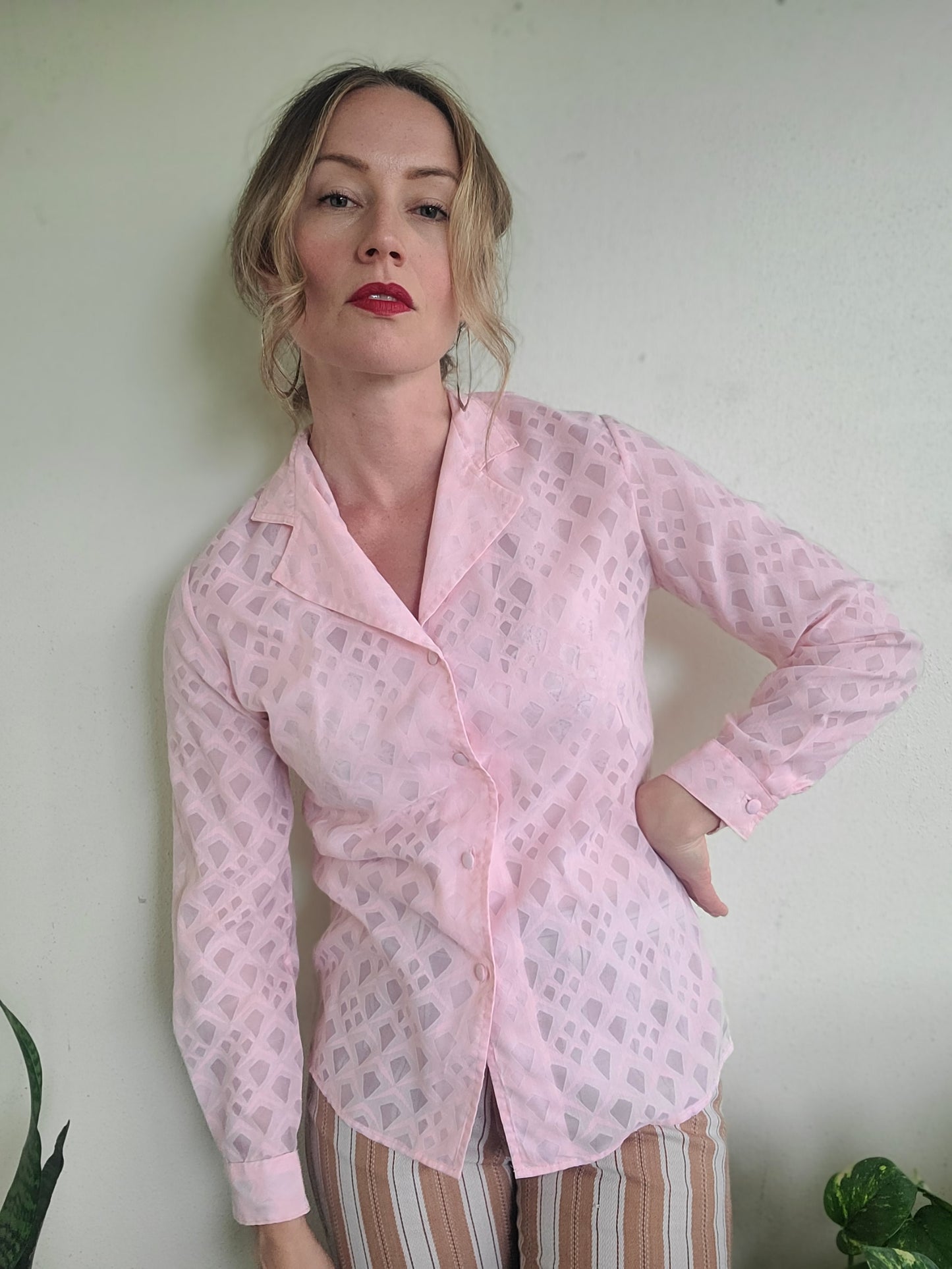 The Carnation Sheer Handmade 60s Button Down S