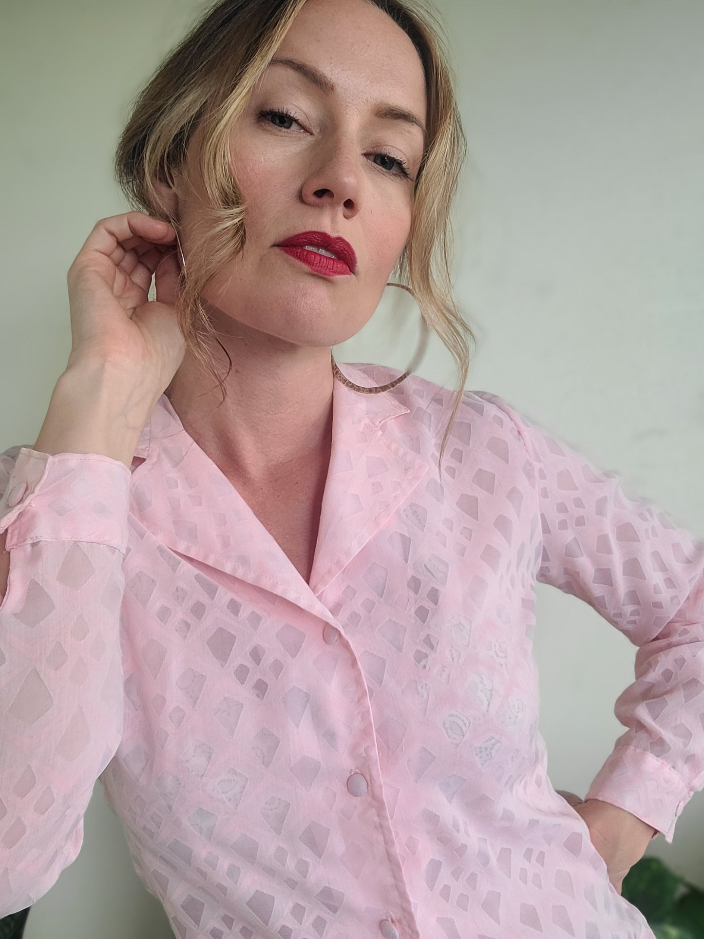 The Carnation Sheer Handmade 60s Button Down S