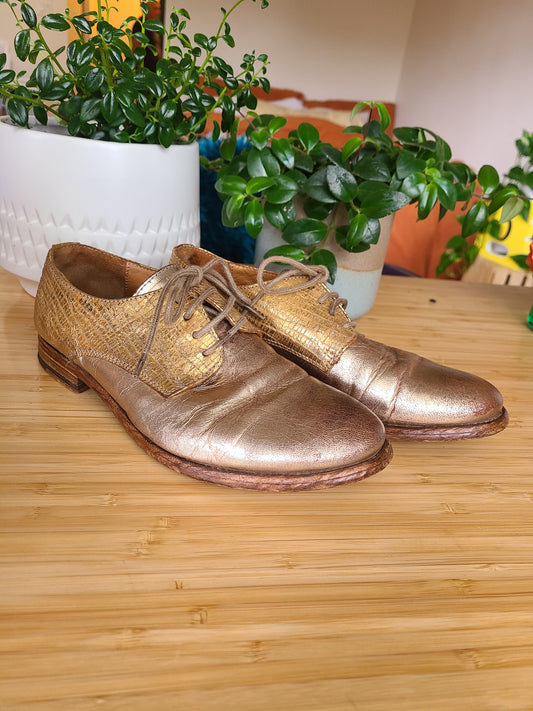 The Catarina Gold Oxfords 37