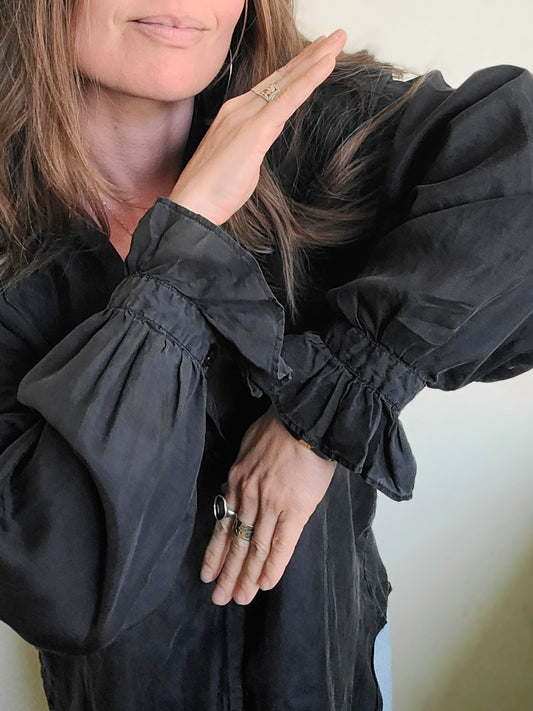 The Elizabethan 80s  Vintage Silk Boho Blouse L
