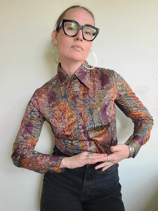 The Elles Belles Vintage 70s Dagger Collar Button Down Blouse S/M