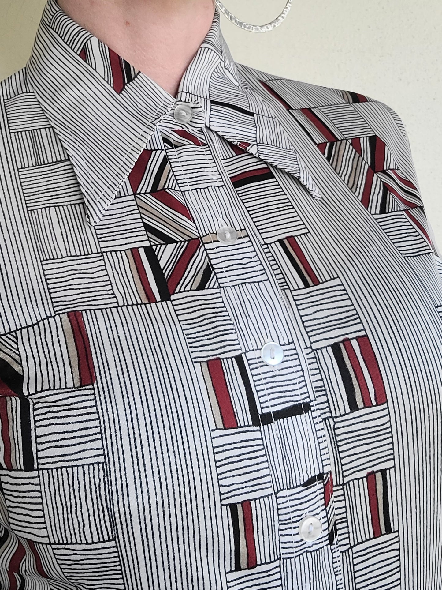The Mondrian Vintage 70s Dagger Collar Blouse S/M
