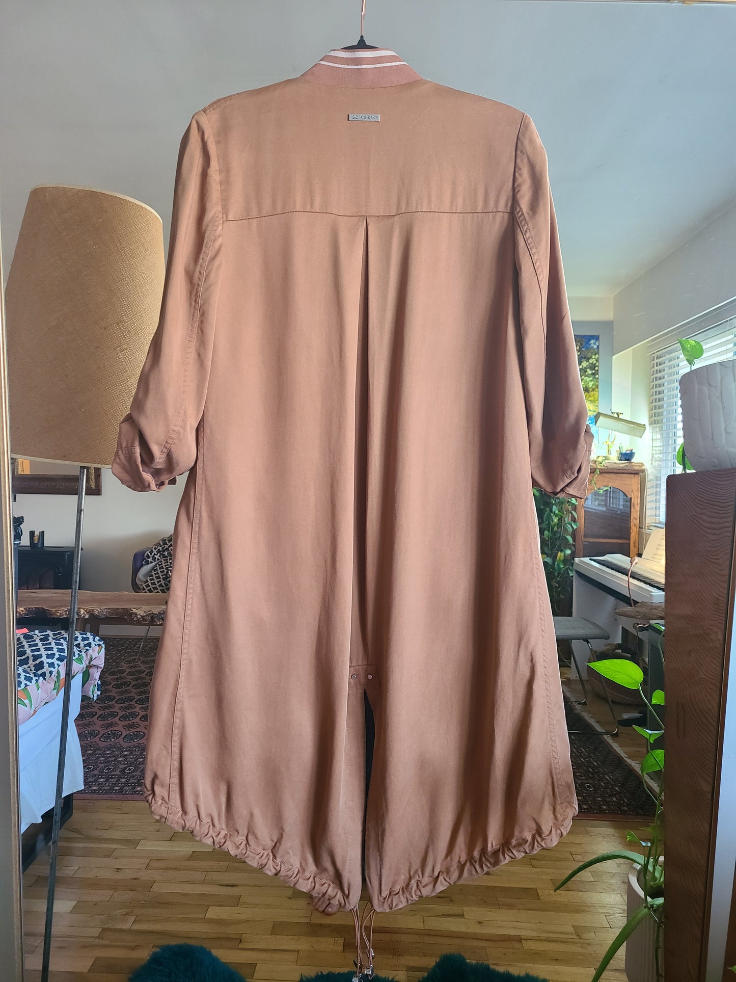 Soia & Kyo Athleisure Zip with Tuxedo Tails XS