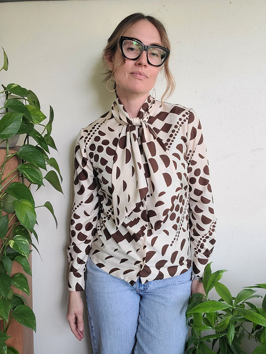 The French Disco Vintage 1960s Ascot Tie Button Down M