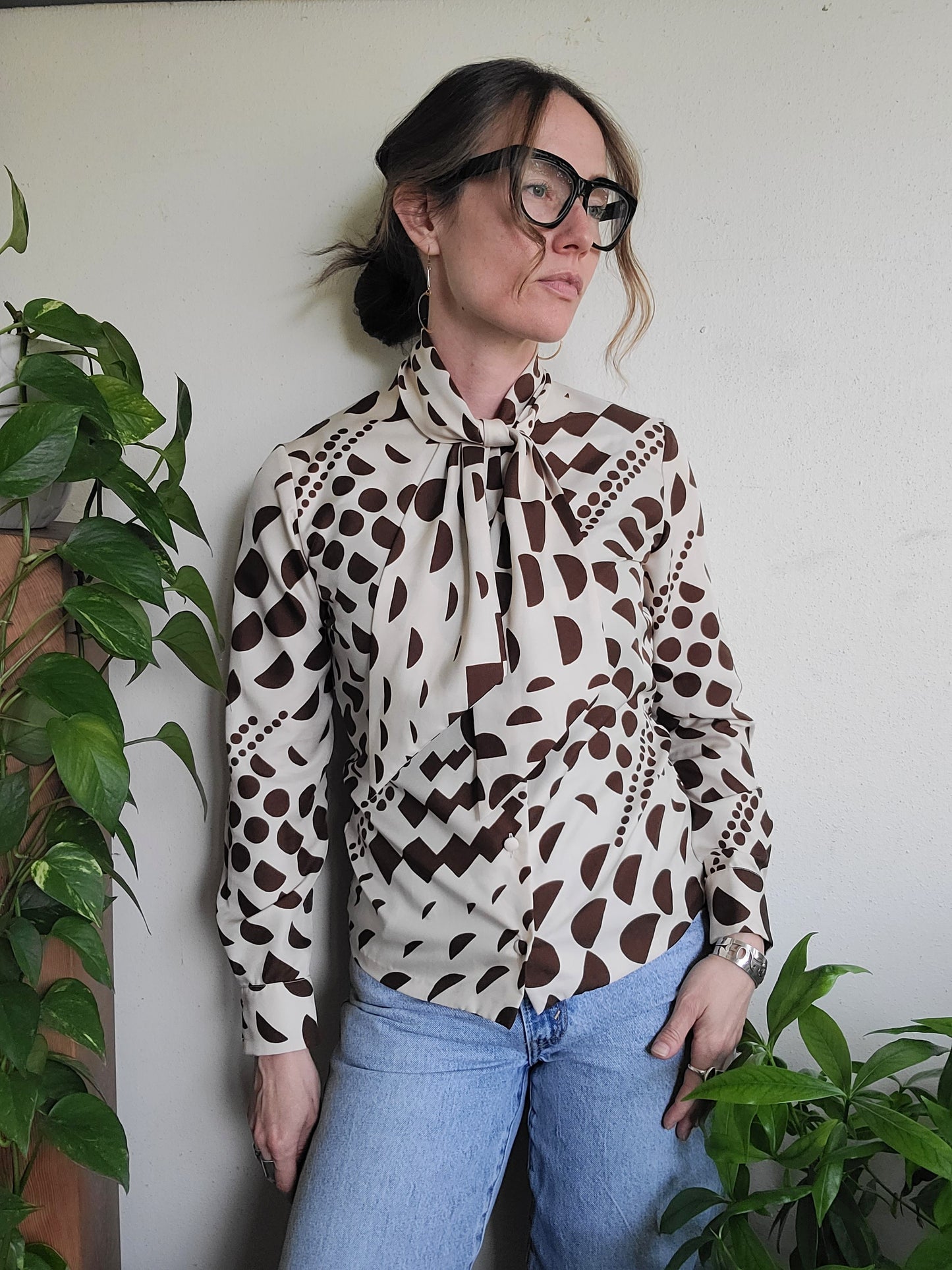 The French Disco Vintage 1960s Ascot Tie Button Down M