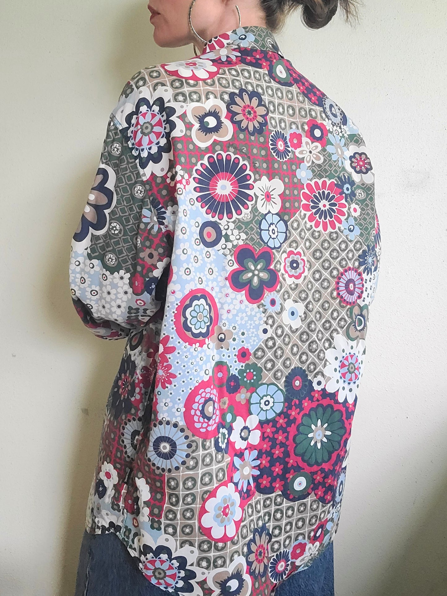 The Vintage 90s Moschino Jeans Button Down Mens L