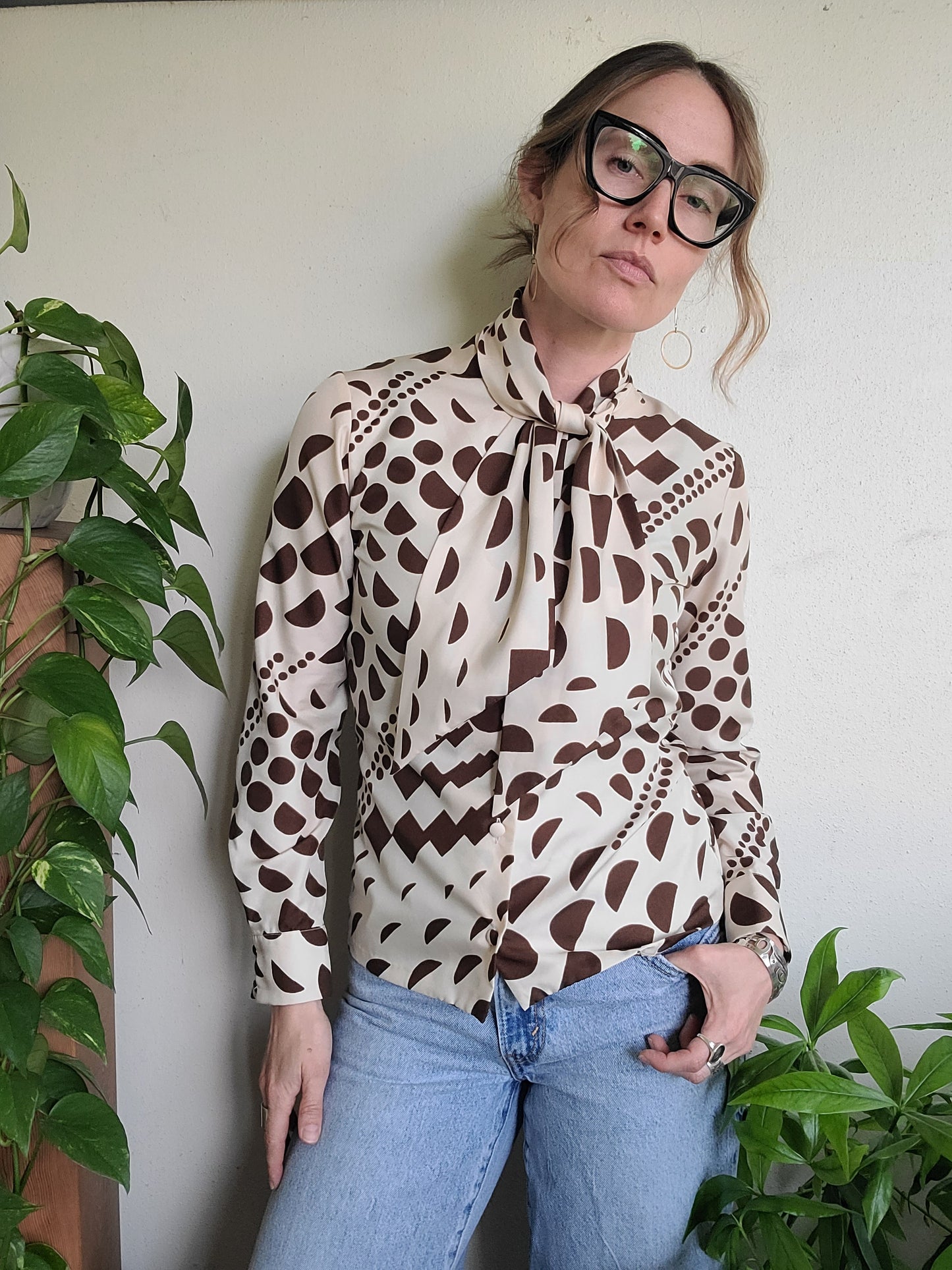 The French Disco Vintage 1960s Ascot Tie Button Down M