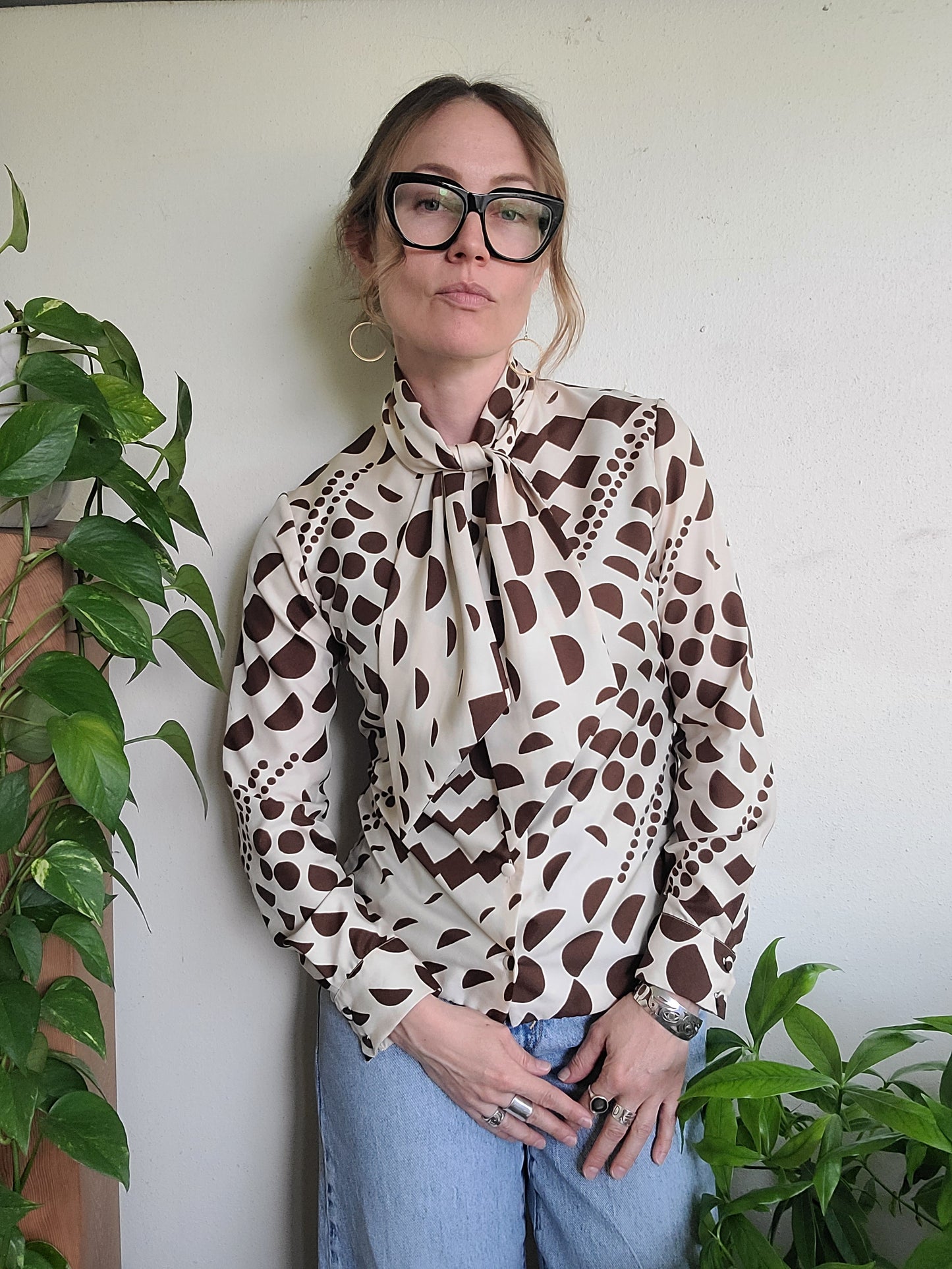 The French Disco Vintage 1960s Ascot Tie Button Down M