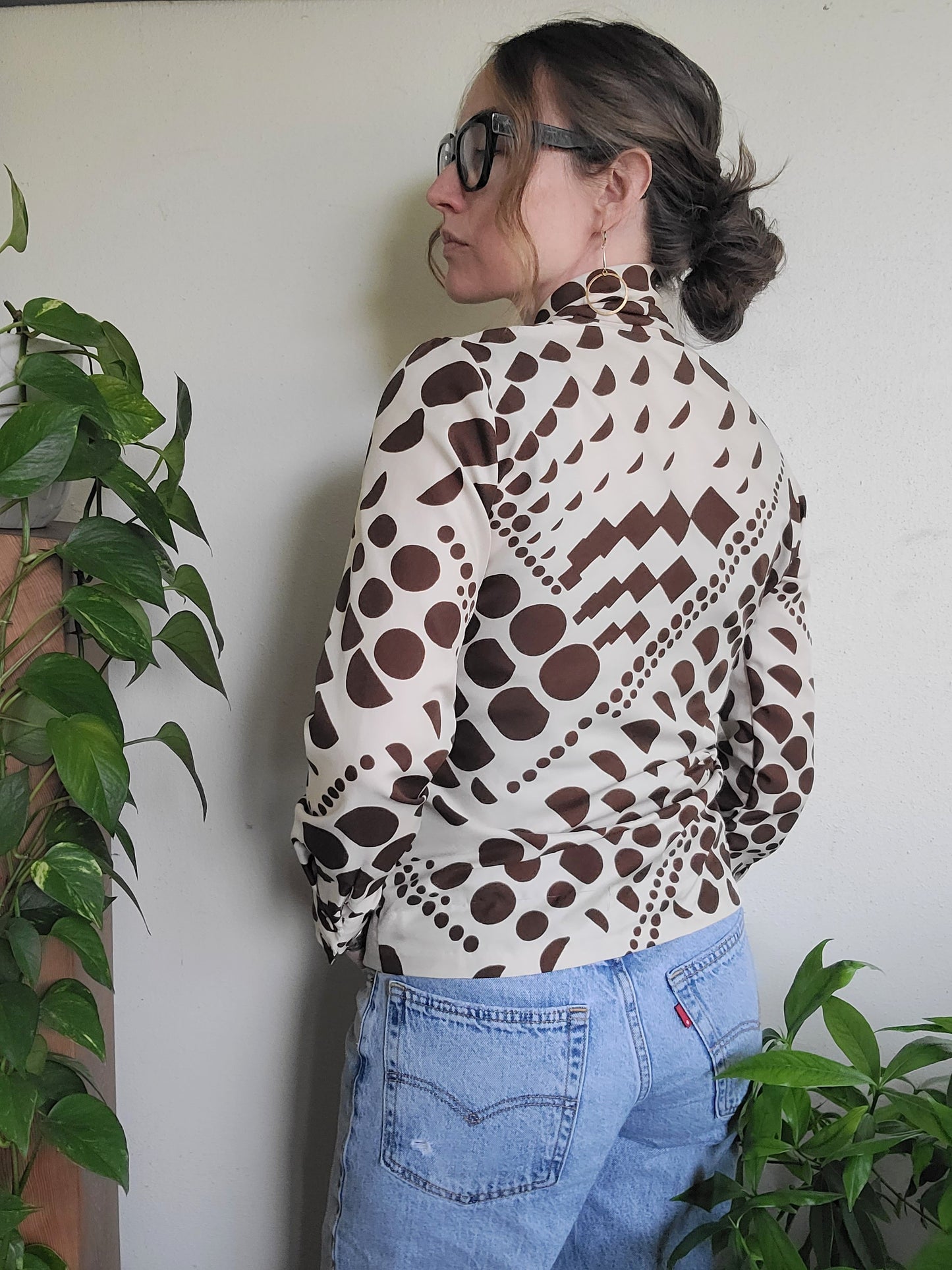 The French Disco Vintage 1960s Ascot Tie Button Down M